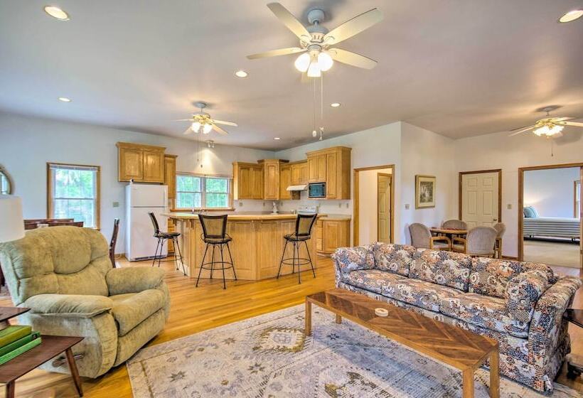 Charming Boydton Retreat ~ 5 Mi To Kerr Lake!