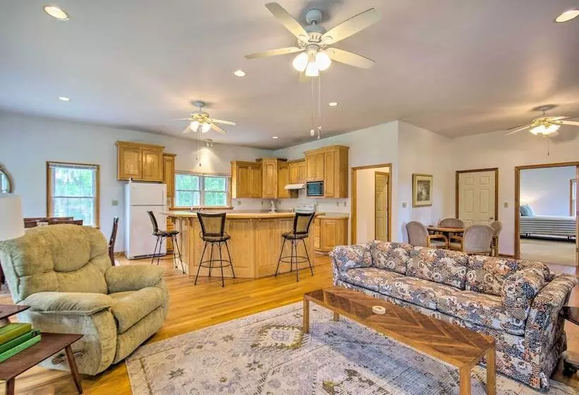 Charming Boydton Retreat ~ 5 Mi To Kerr Lake!