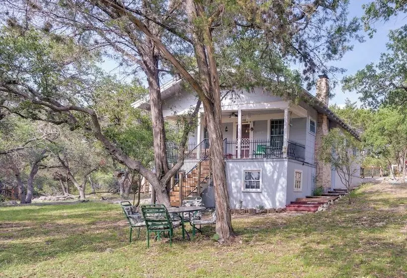 Charming Canyon Lake Cottage W/ Pool & Bbq Pit!