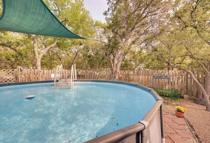 Charming Canyon Lake Cottage W/ Pool & Bbq Pit!