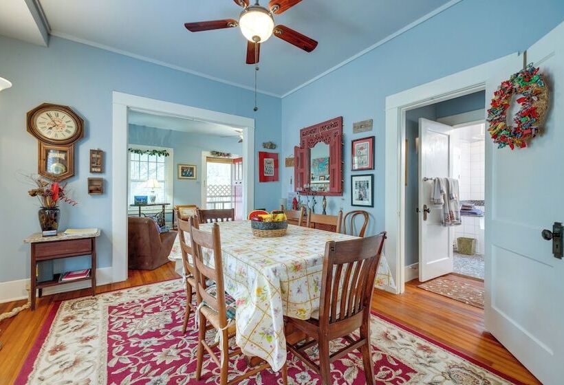 Charming Canyon Lake Cottage W/ Pool & Bbq Pit!