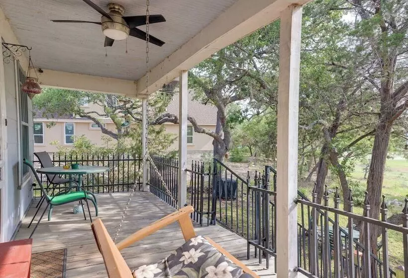 Charming Canyon Lake Cottage W/ Pool & Bbq Pit!