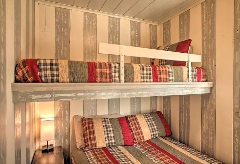 Charming Lakefront Cabin W/ Deck & Fire Pit!