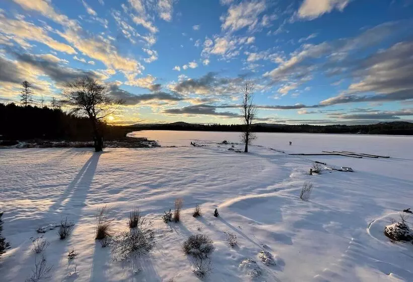Charming Lakefront Cabin W/ Deck & Fire Pit!
