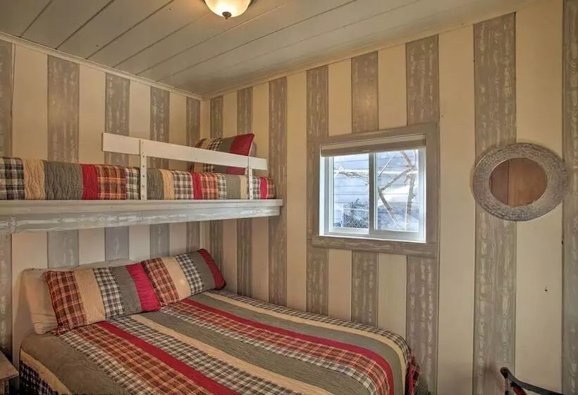 Charming Lakefront Cabin W/ Deck & Fire Pit!