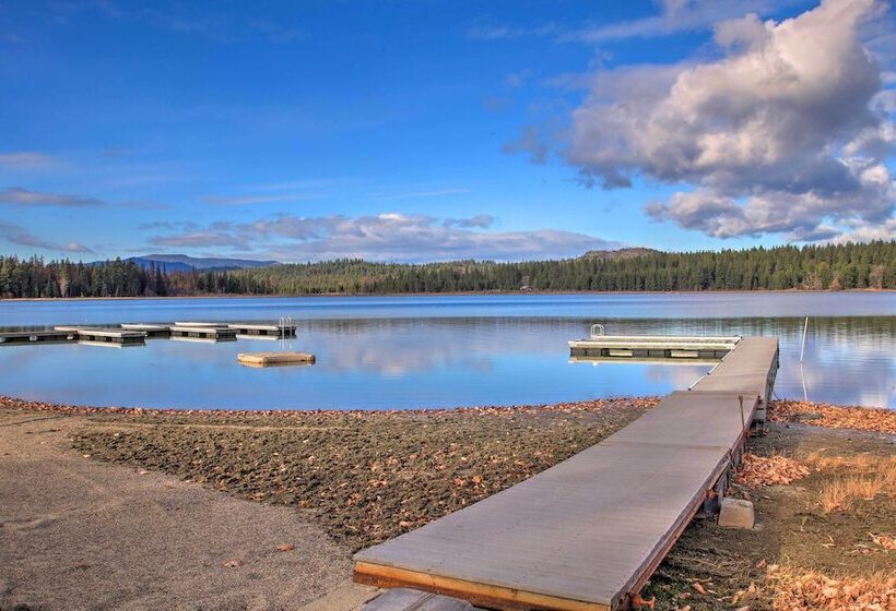 Charming Lakefront Cabin W/ Deck & Fire Pit!