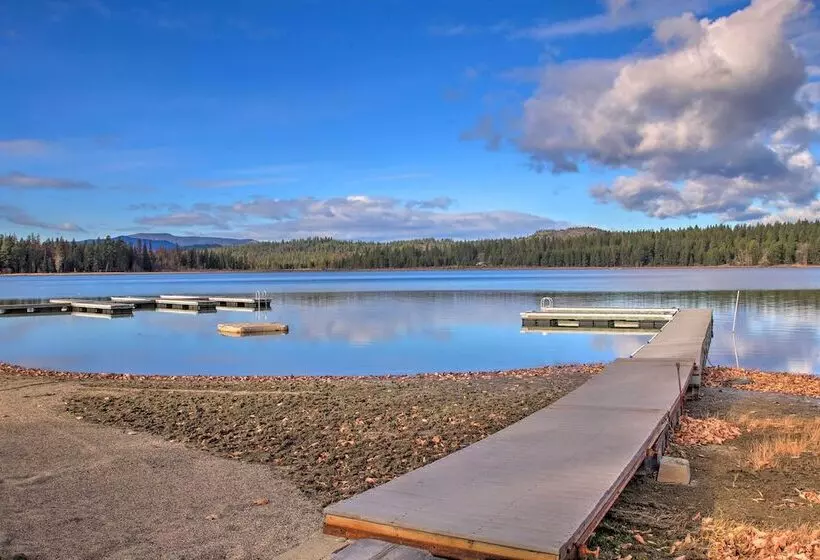 Charming Lakefront Cabin W/ Deck & Fire Pit!