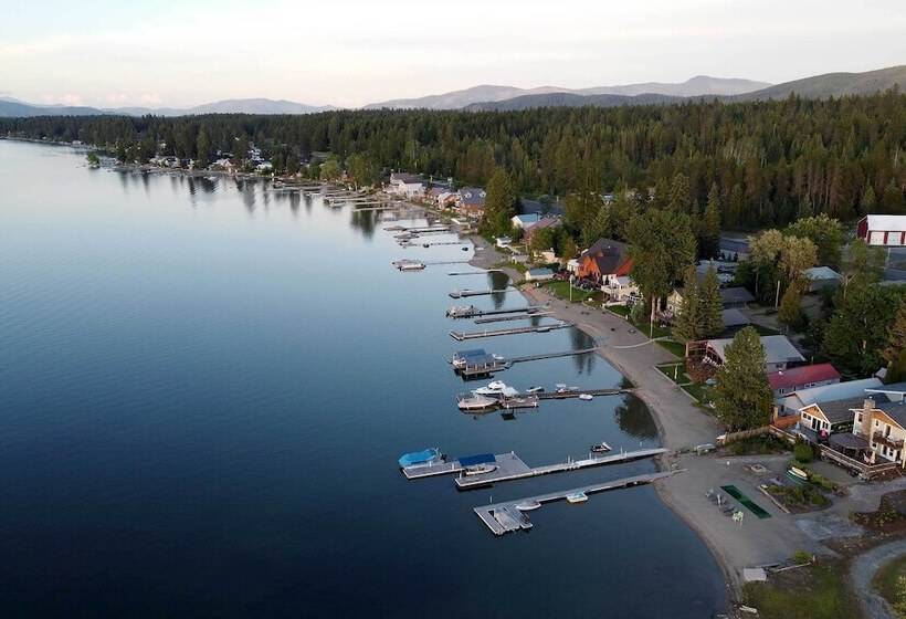Charming Lakefront Cabin W/ Deck & Fire Pit!