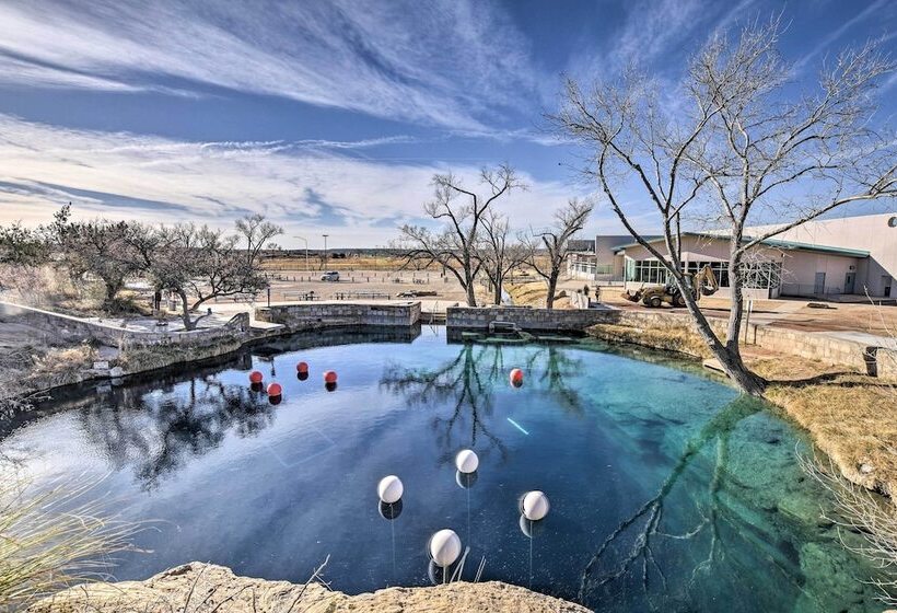 Charming Santa Rosa Home W/ Mountain Views & Porch