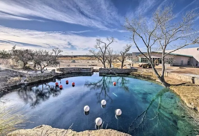 Charming Santa Rosa Home W/ Mountain Views & Porch