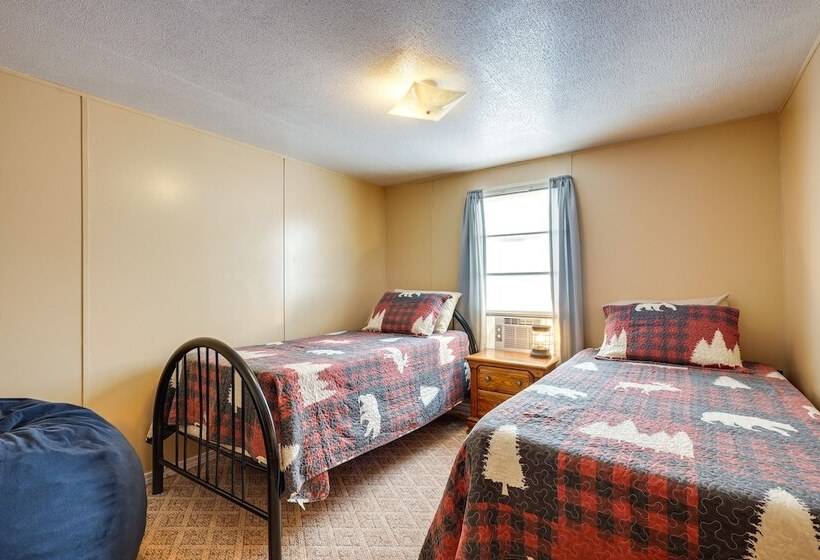 Charming Santa Rosa Home W/ Mountain Views & Porch