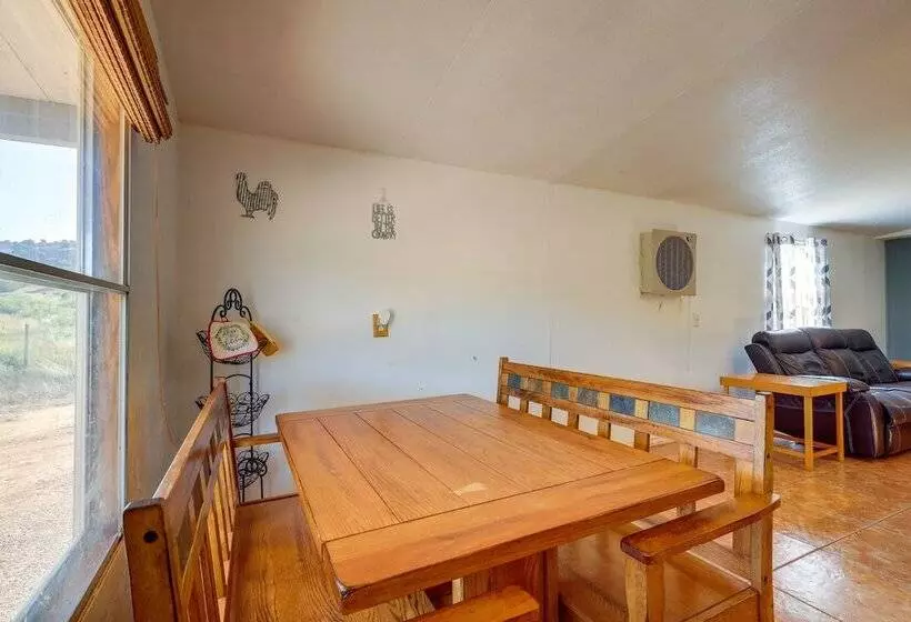 Charming Santa Rosa Home W/ Mountain Views & Porch