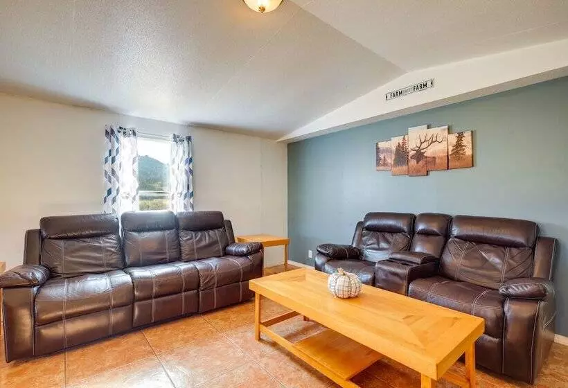 Charming Santa Rosa Home W/ Mountain Views & Porch