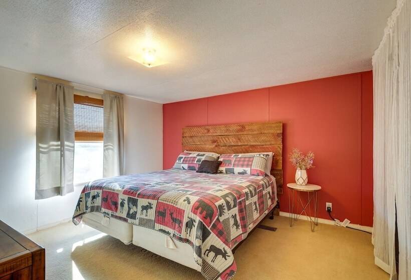 Charming Santa Rosa Home W/ Mountain Views & Porch