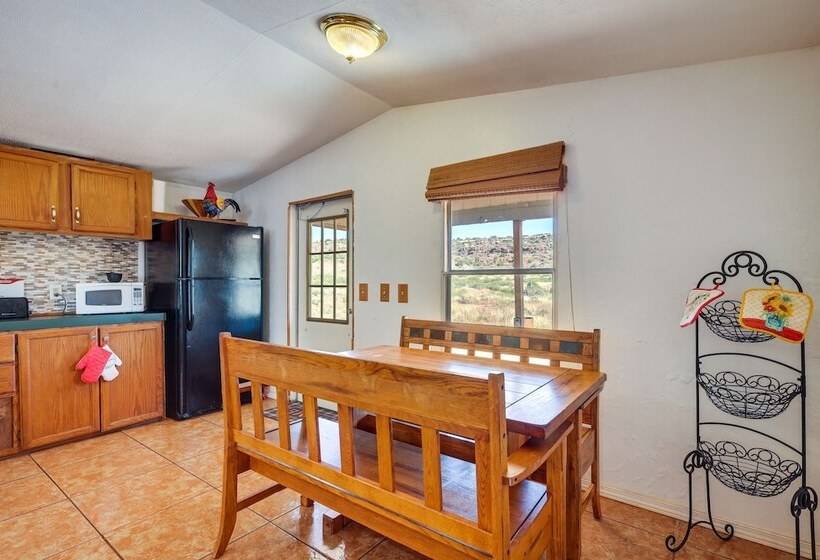 Charming Santa Rosa Home W/ Mountain Views & Porch