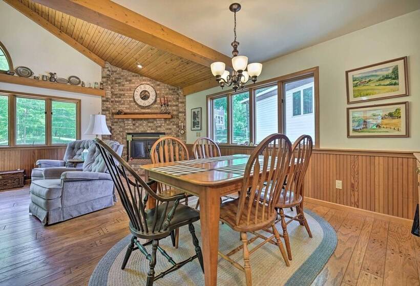 Corey Lake Home, 7 Mi To Swiss Valley Ski Resort!