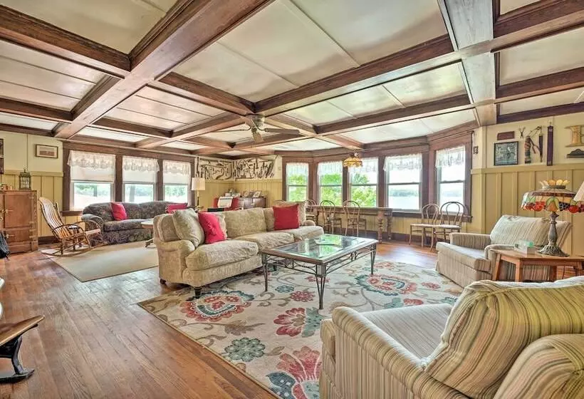 Corey Lake Home, 7 Mi To Swiss Valley Ski Resort!