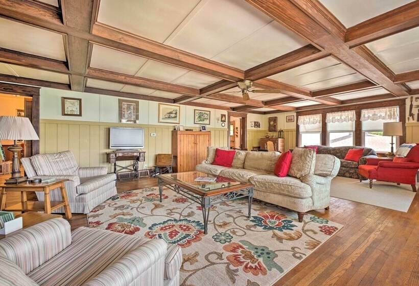 Corey Lake Home, 7 Mi To Swiss Valley Ski Resort!