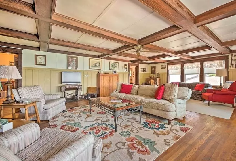 Corey Lake Home, 7 Mi To Swiss Valley Ski Resort!