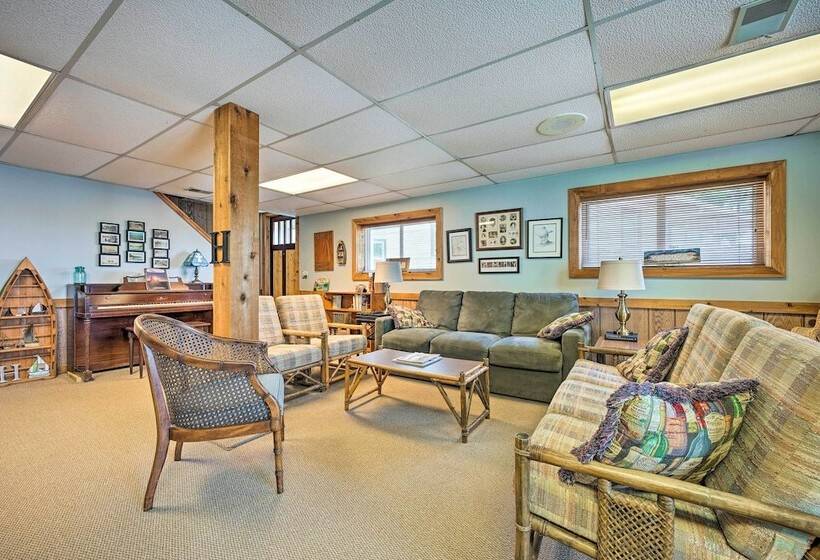 Corey Lake Home, 7 Mi To Swiss Valley Ski Resort!