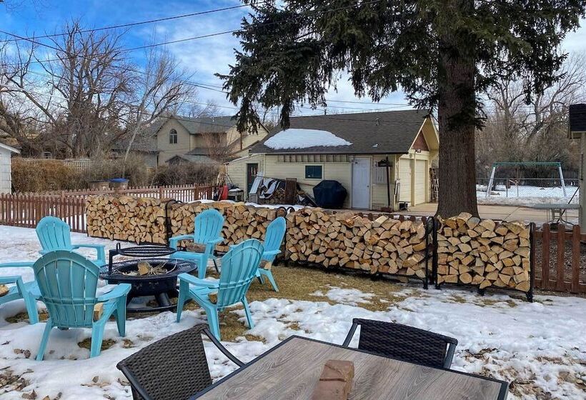 Cozy Laramie Retreat W/ Private Yard Near Uw!