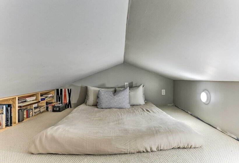 Cozy White Lake Home W/ Patio, Deck & Grill!