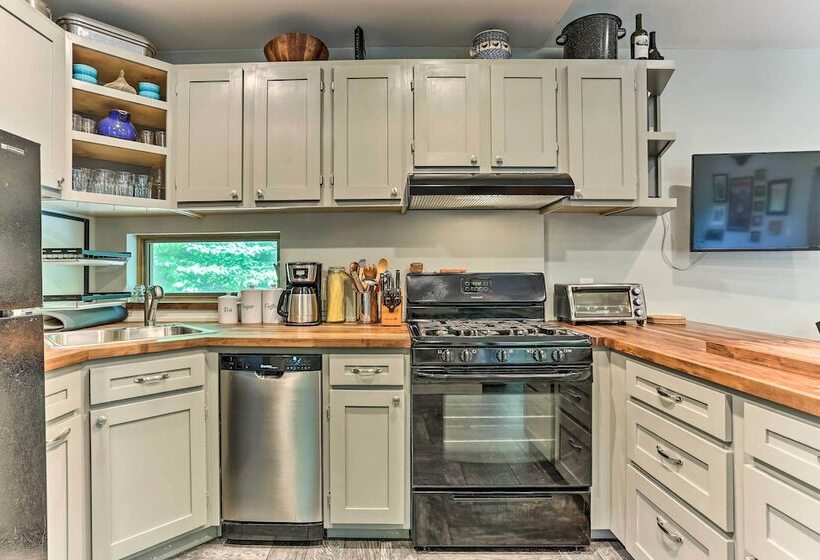 Cozy White Lake Home W/ Patio, Deck & Grill!