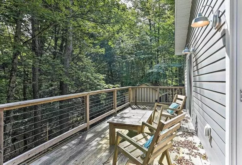 Cozy White Lake Home W/ Patio, Deck & Grill!