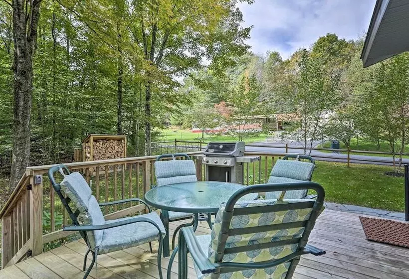 Cozy White Lake Home W/ Patio, Deck & Grill!