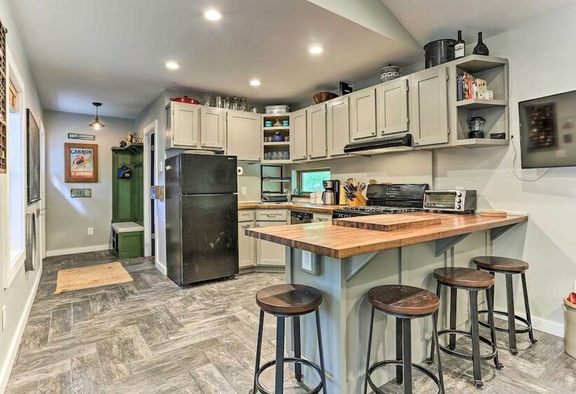 Cozy White Lake Home W/ Patio, Deck & Grill!