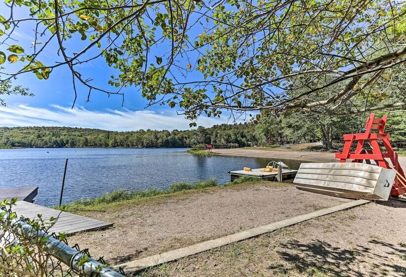 Cozy White Lake Home W/ Patio, Deck & Grill!