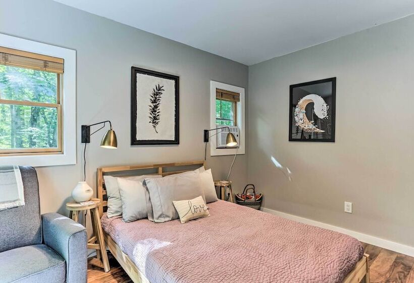 Cozy White Lake Home W/ Patio, Deck & Grill!