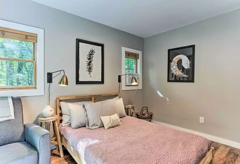 Cozy White Lake Home W/ Patio, Deck & Grill!