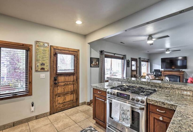 Downtown Park City Vacation Rental Near Ski Lift!