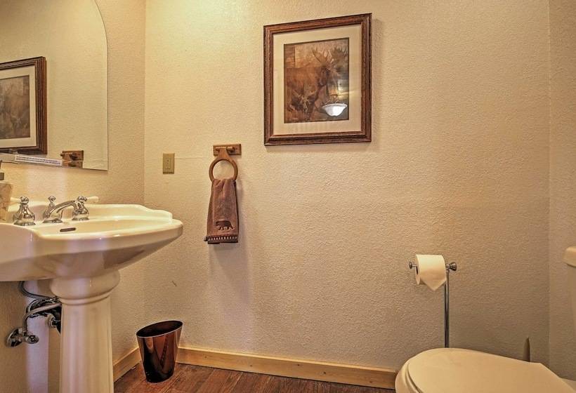 Expansive Alma Cabin W/ Hot Tub & Mountain Views!