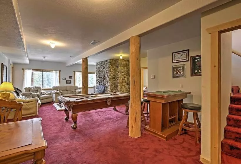 Expansive Alma Cabin W/ Hot Tub & Mountain Views!