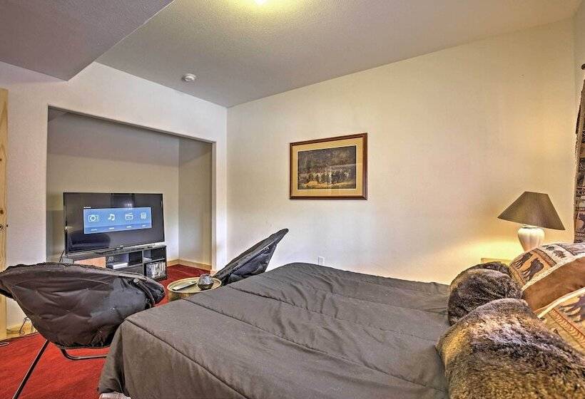 Expansive Alma Cabin W/ Hot Tub & Mountain Views!