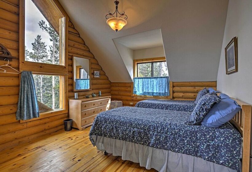 Expansive Alma Cabin W/ Hot Tub & Mountain Views!