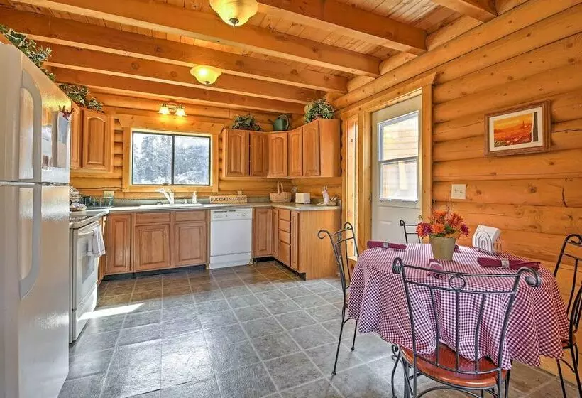 Expansive Alma Cabin W/ Hot Tub & Mountain Views!