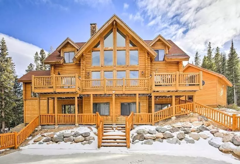 Expansive Alma Cabin W/ Hot Tub & Mountain Views!