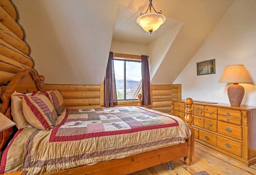 Expansive Alma Cabin W/ Hot Tub & Mountain Views!