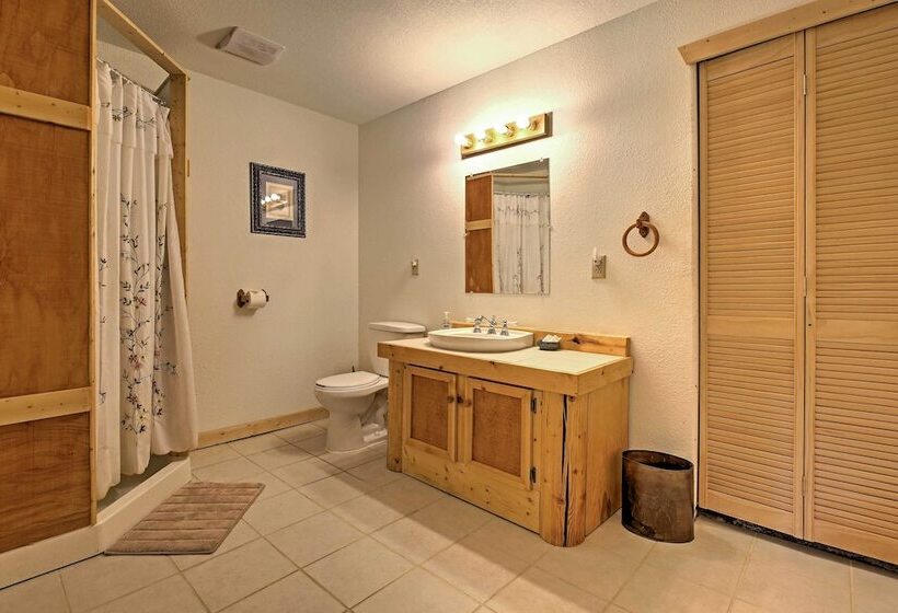 Expansive Alma Cabin W/ Hot Tub & Mountain Views!