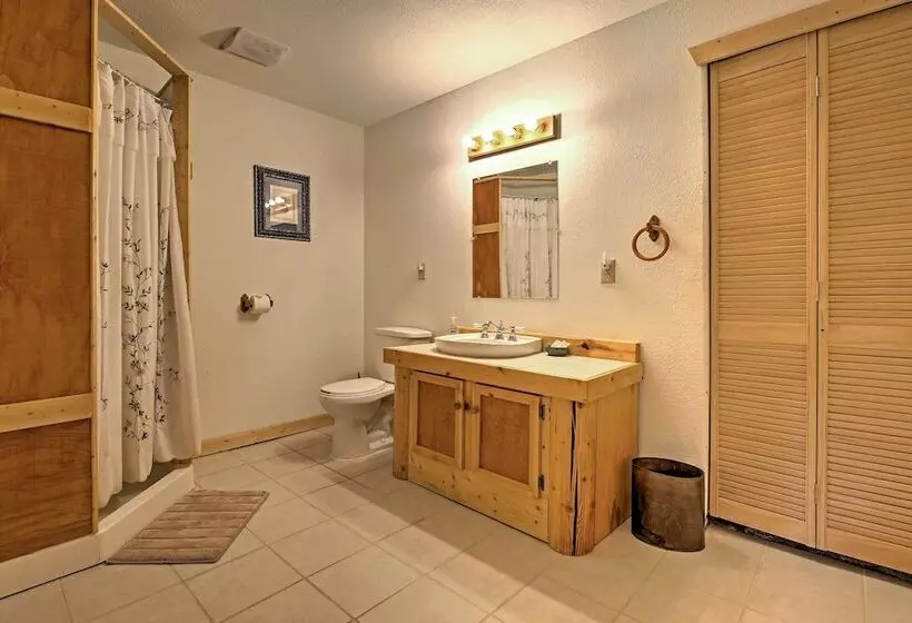 Expansive Alma Cabin W/ Hot Tub & Mountain Views!