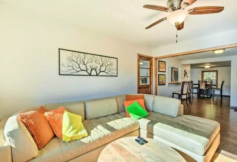 Franklin Home W/ Hot Tub & Mtn Views!