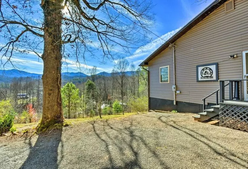 Franklin Home W/ Hot Tub & Mtn Views!