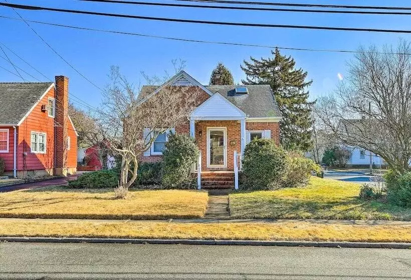 Glen Head Home W/ Yard ~ 28 Mi To Nyc