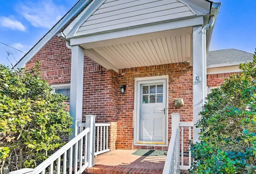 Glen Head Home W/ Yard ~ 28 Mi To Nyc