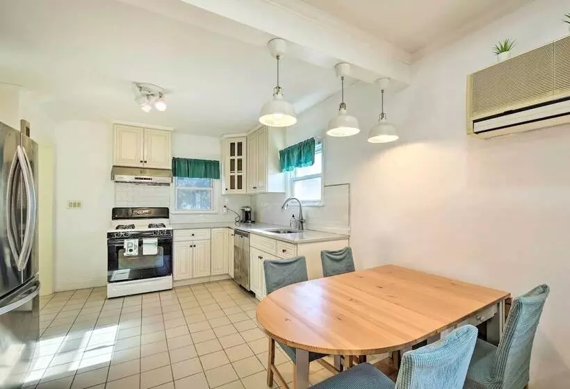 Glen Head Home W/ Yard ~ 28 Mi To Nyc