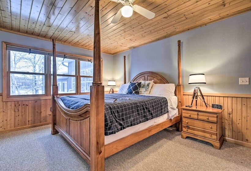 The Minocqua Blue House  W/ Private Beach & Pier