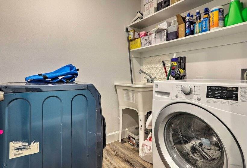 Home On San Jacinto River W/ Pool, Dock & Deck!